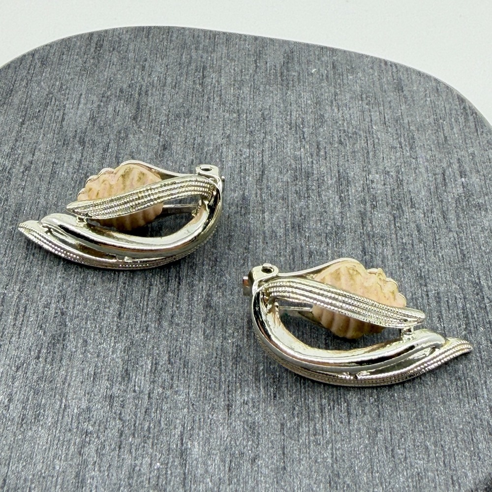 Vintage Silver Tone Leaf Clip On Earrings Shell Cabochon Romantic Boho Gift